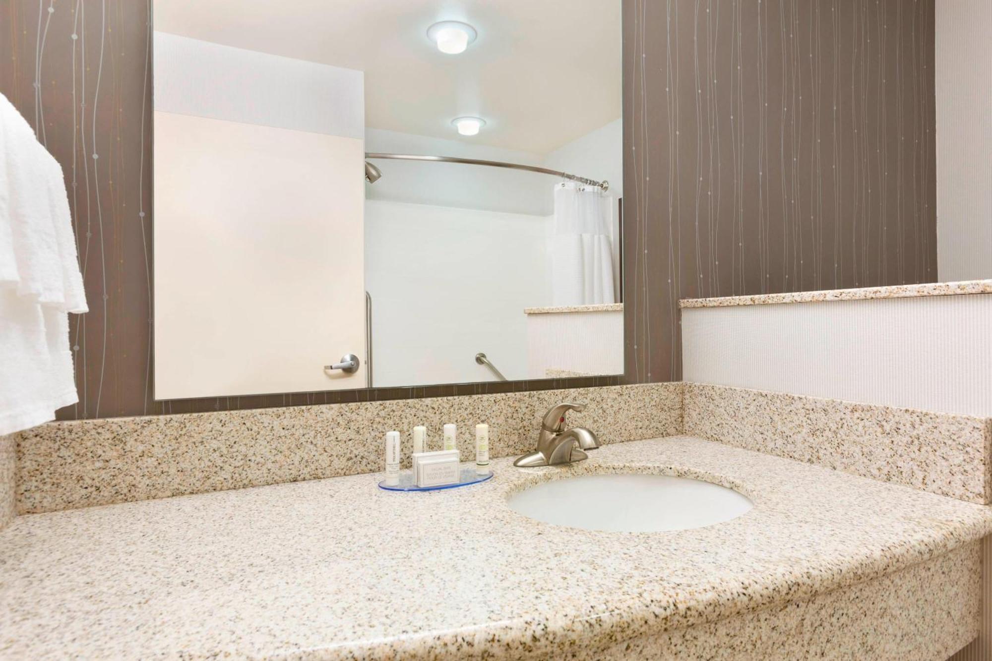 Courtyard By Marriott Kalamazoo Portage Ngoại thất bức ảnh